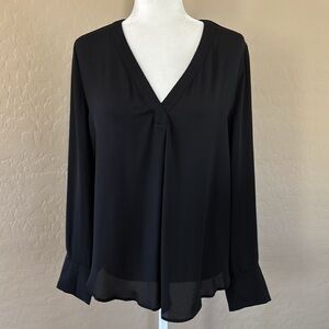 ANN TAYLOR 🖤 V-neck Blouse